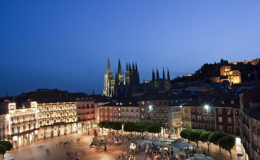 Apartamento Turistico Plaza Mayor บูร์โกส ภายนอก รูปภาพ